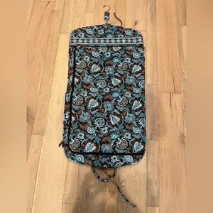 Vera Bradley blue and brown paisley quilted hanging travel bag